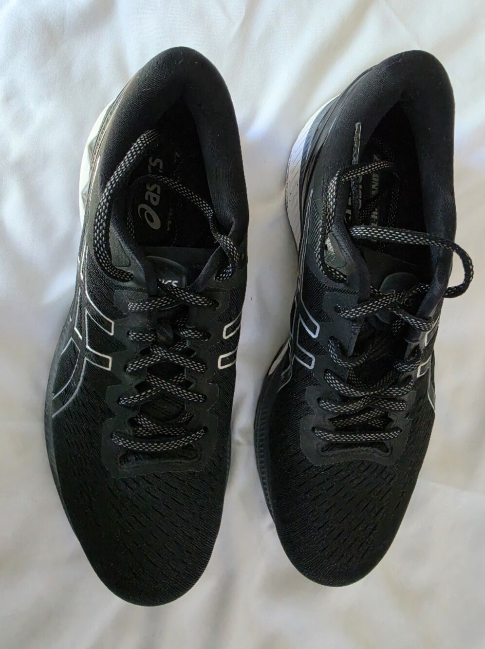ASICS Kayano 27 Running Shoe, Black And White, Men's 9 EE/wide